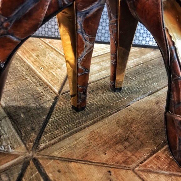 Report Signature Brown Leather Gold Sexy Heels 7.5 - Picture 2 of 5